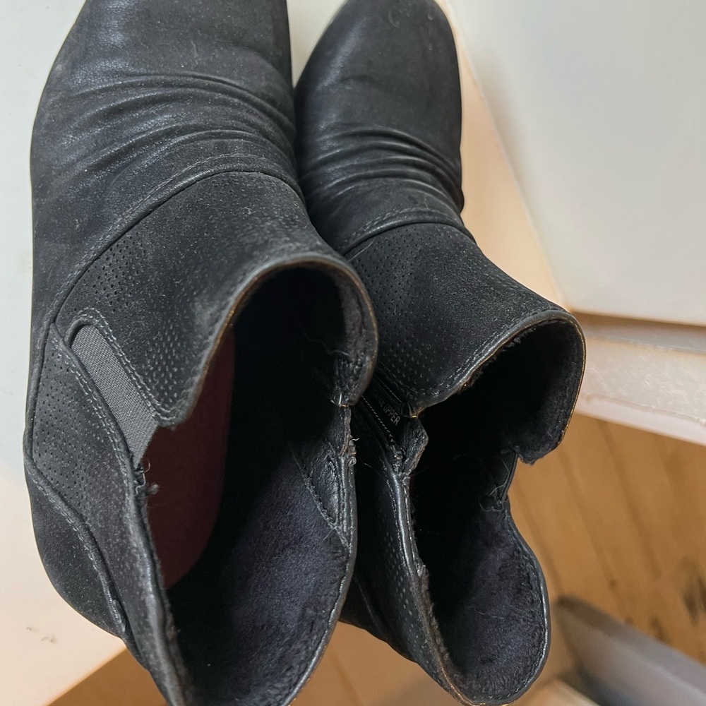 Baretraps suede ankle boots